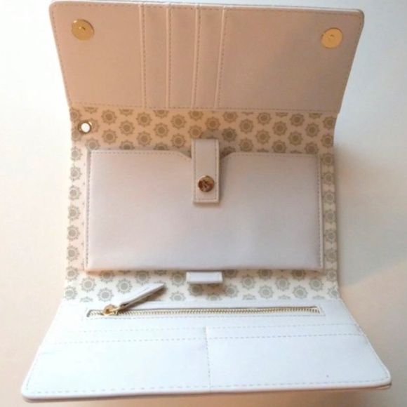 - Amazing Swarovski Crystal SS19 Travel Wallet 2019 New in Box #5493061 Off … - Picture 4 of 7